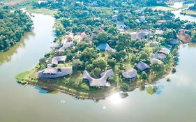 Tomodachi Retreat - Làng Mít